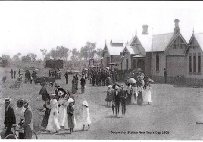 INTERESTING HISTORY: This photo is of racegoers at Deepwater Station at the event in 1900. 