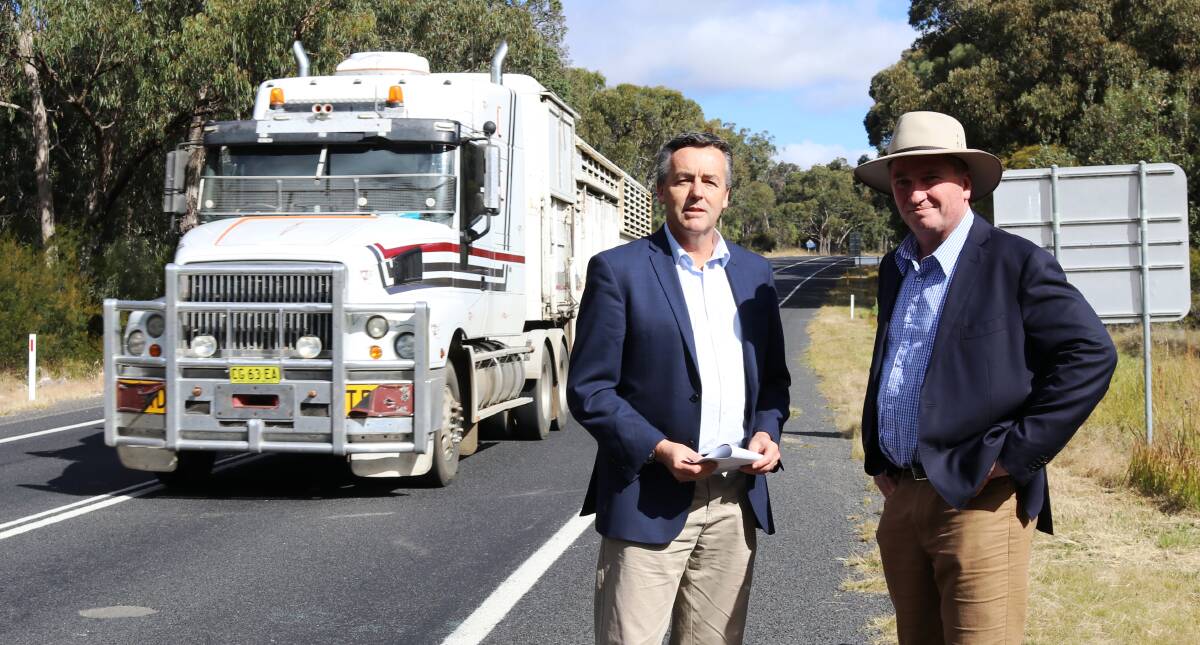 Darren Chester joins Barnaby Joyce to inspect Bolivia Hill, near Tenterfield. Tenders are now open for construction of the highway realignment.
