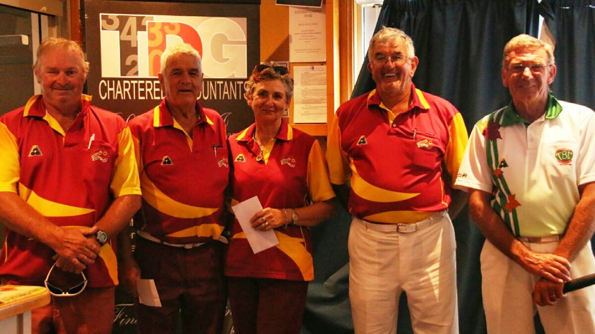Fours winners Peter Collis, Mick O'Leary, Wayne Tucker and Lorna Tucker, with Tenterfield captain Bryce Titcume.