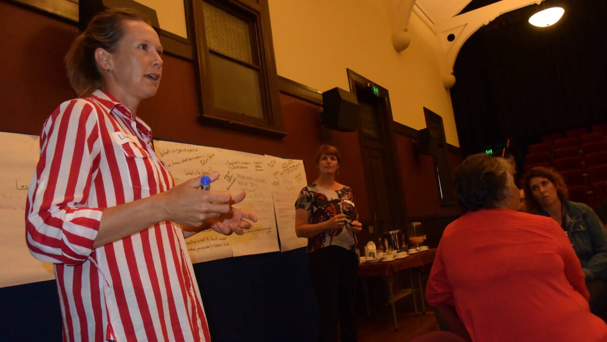 Linda Tillman of the Tilma Group and facilitator Anna Stephenson guide participants through discussions of the best way to bring more tourists and residents to Tenterfield, in the breakfast 'activation' session.