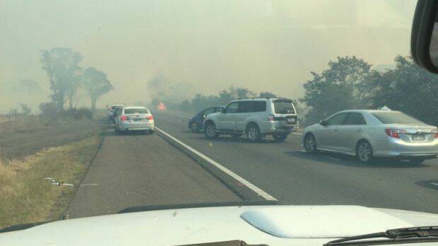 Hume Highway closed in both directions due to bushfire near Marulan Photo: Cayla Dengate-Twitter
