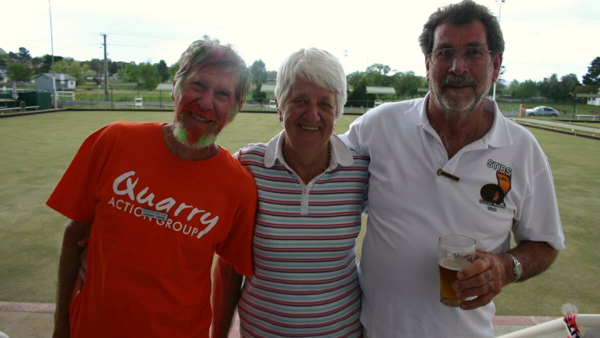 Lindsay Teece, Penny Stanbridge and Allan Crocos enjoyed a game of bowls on Saturday. 