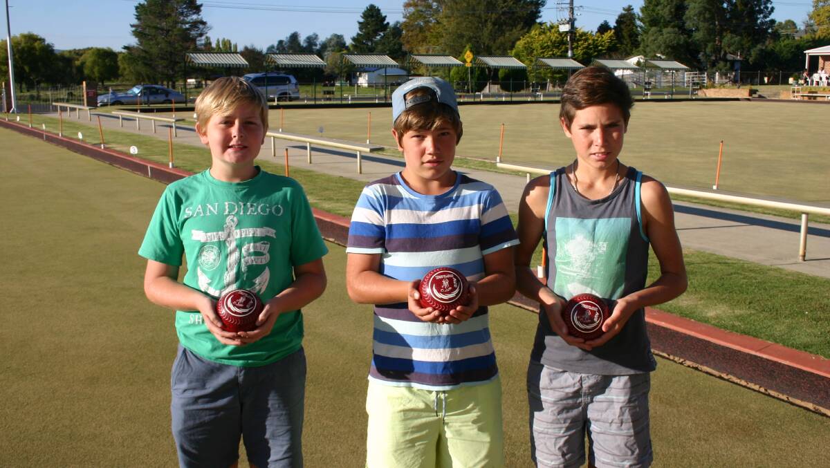Youngsters, Tyson Kelly, Ethan Graham and Bret Penfold took to the greens for a bit of fun over the weekend.