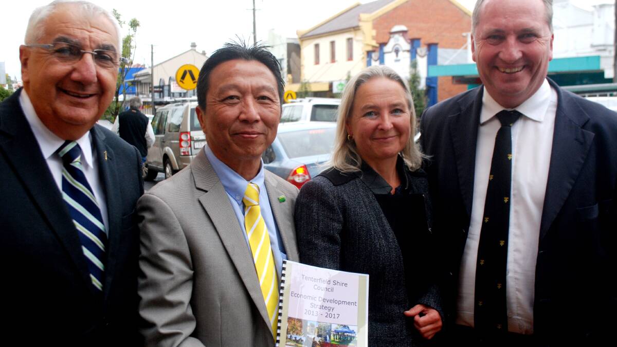 Member for Lismore Thomas George, council general manager Lotta Jackson, Welly Salim and Member for New England Barnaby Joyce. 