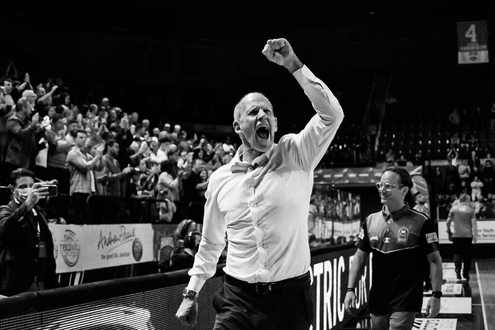 Hawks coach Brian Goorjian celebrates victory over Perth. Photo: Anna Warr, Illawarra Mercury