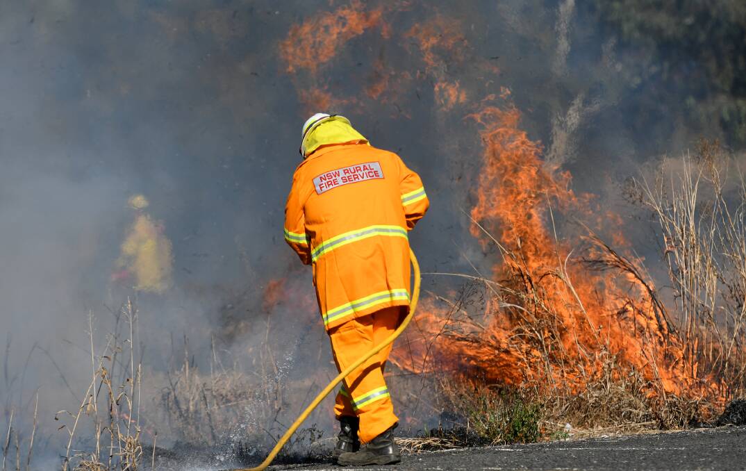 The RFS have called in aircraft to help ground crews control a large grass fire burning near Pinkett, south east of Glen Innes, on Wednesday afternoon.