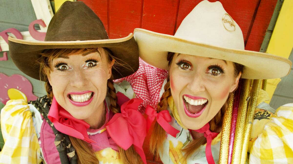 The Crack-Up Sisters’ comedy whip cracking show will be part of two days of free family entertainment at the 2019 Tenterfield Show. 