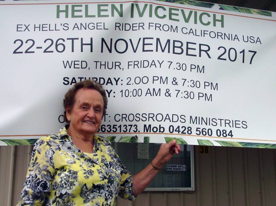Glenda Compton of Cross Roads Ministries, Woodenbong, preparing to welcome evangelist Helen Ivicevich.