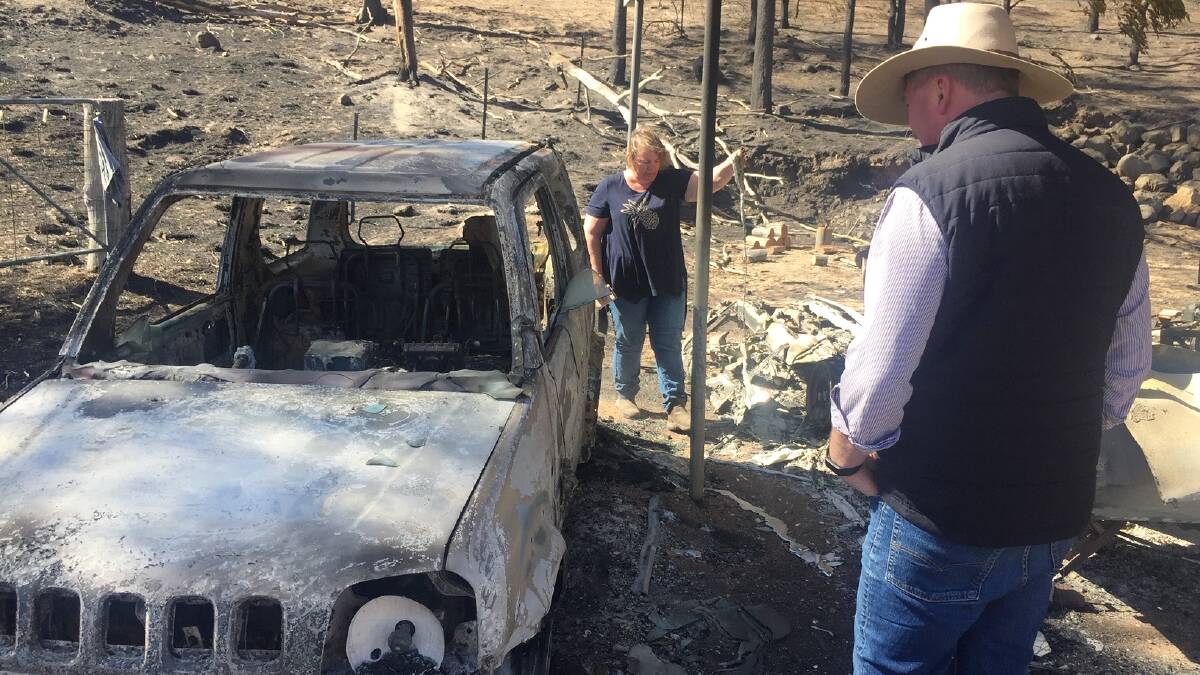 MP Barnaby Joyce visits Tenterfield bushfire victims.