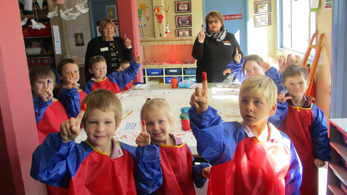 Students enjoyed finger painting with Denise and Joanne from Bushkids.