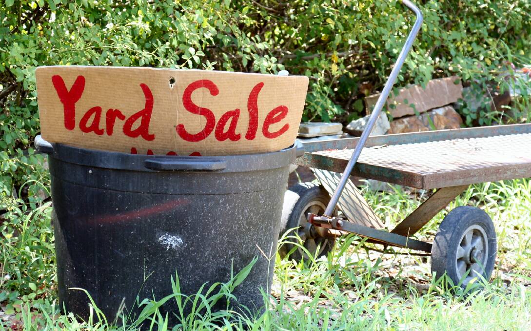 Yard sale, Drake-style