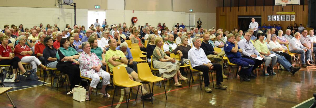 More than 200 local residents were in Tenterfield Memorial Hall for the meeting, with another 50 watching online.