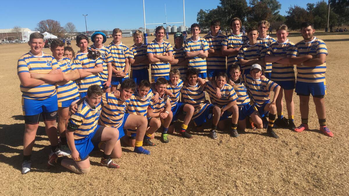SUPER EFFORT: Tenterfield High School's under 16 and under 13 Country Cup small schools teams. The 13s will play the final next Wednesday in Dubbo. 