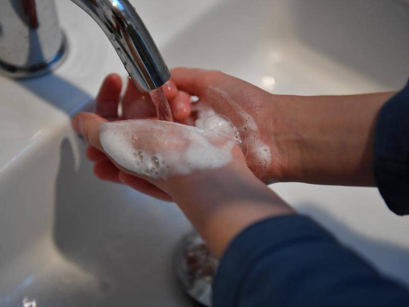 Research shows nearly half of all Australians sometimes forget to lather up before handling food. (Dean Lewins/AAP PHOTOS)