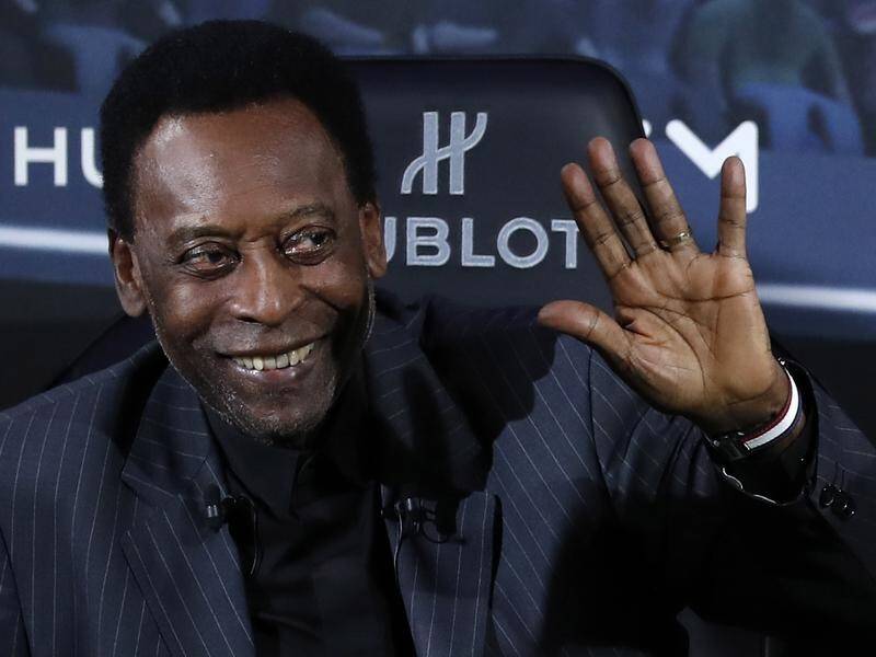 Pele has denied reports he is suffering from depression due to mobility issues.