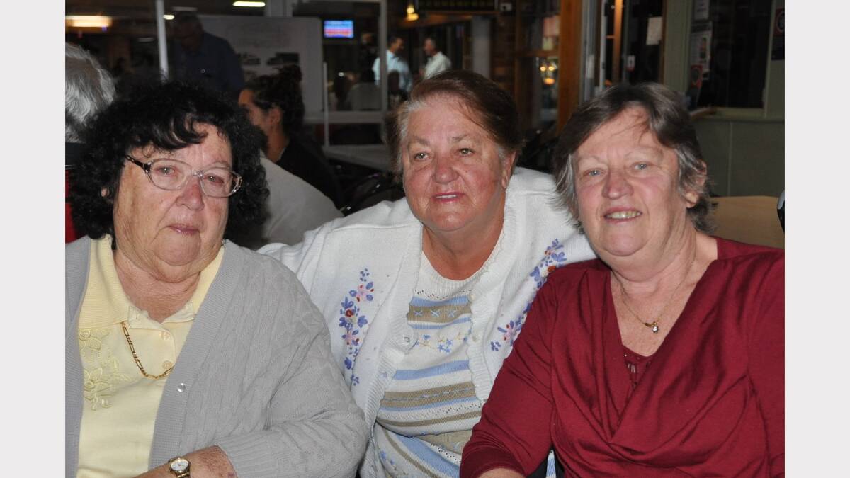 Katie Graham, Elaine Gallen and Barbara College at Tenterfield Bowling Club.