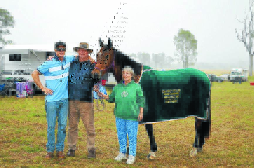 Greg Lyons, Barry Rhodes and Sue Rhodes with horse Chingford Just Dreaming.